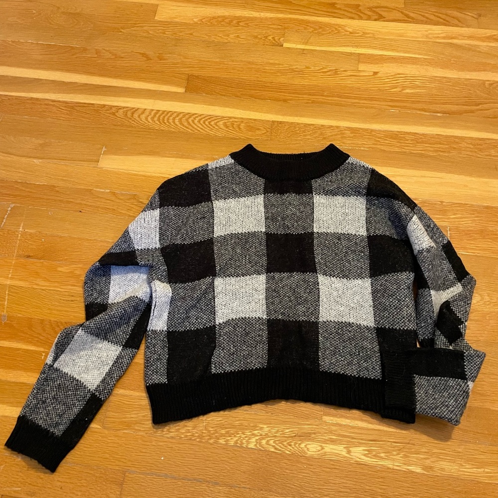 English Factory cropped buffalo plaid sweater!